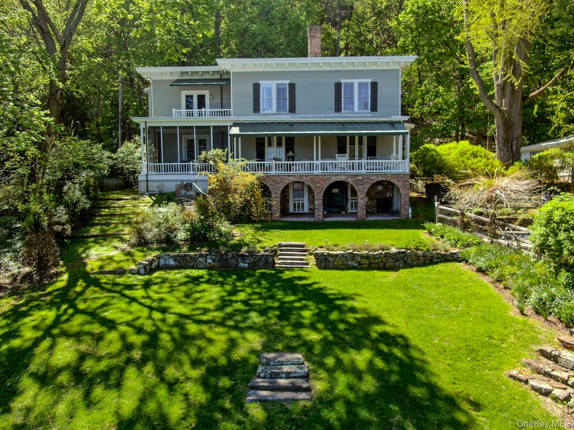 34 Lawrence Lane