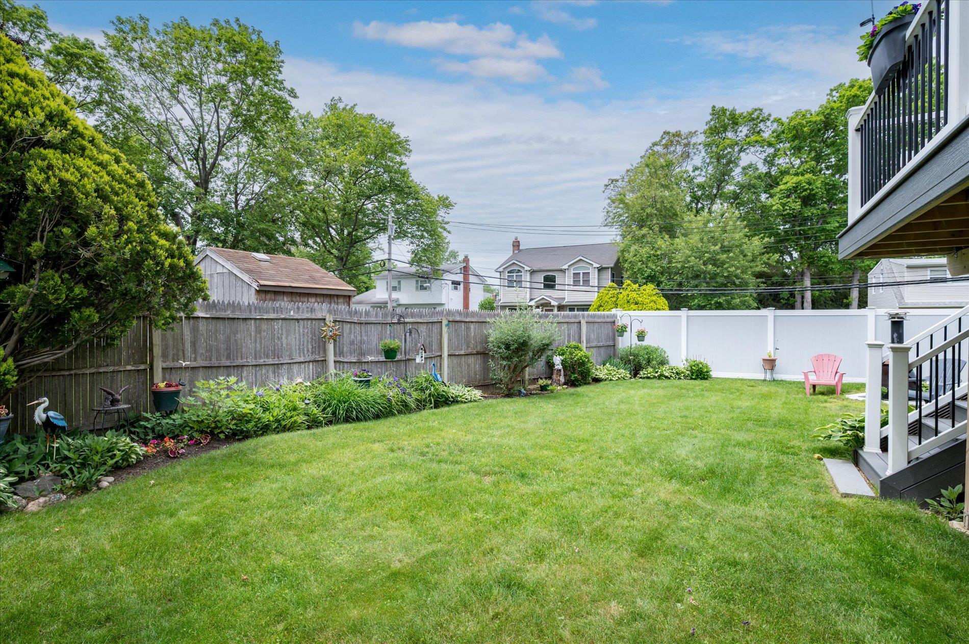 18 Rainer Street, Melville, New York image 24