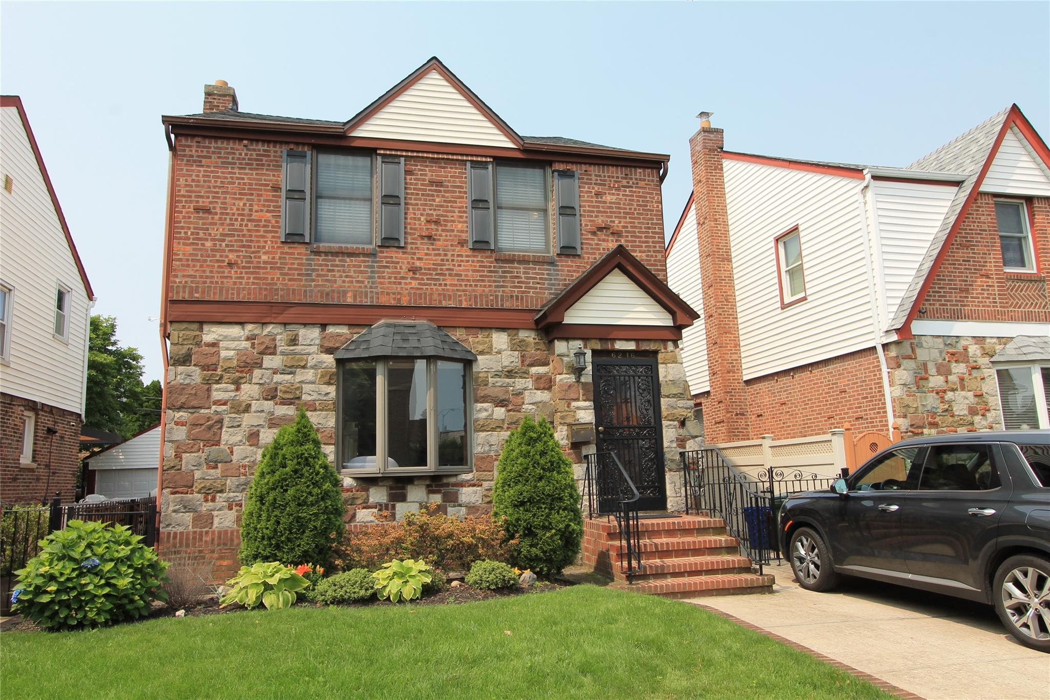82nd Place, Middle Village, Queens, NY - 3 Bedrooms  
2 Bathrooms  
9 Rooms - 