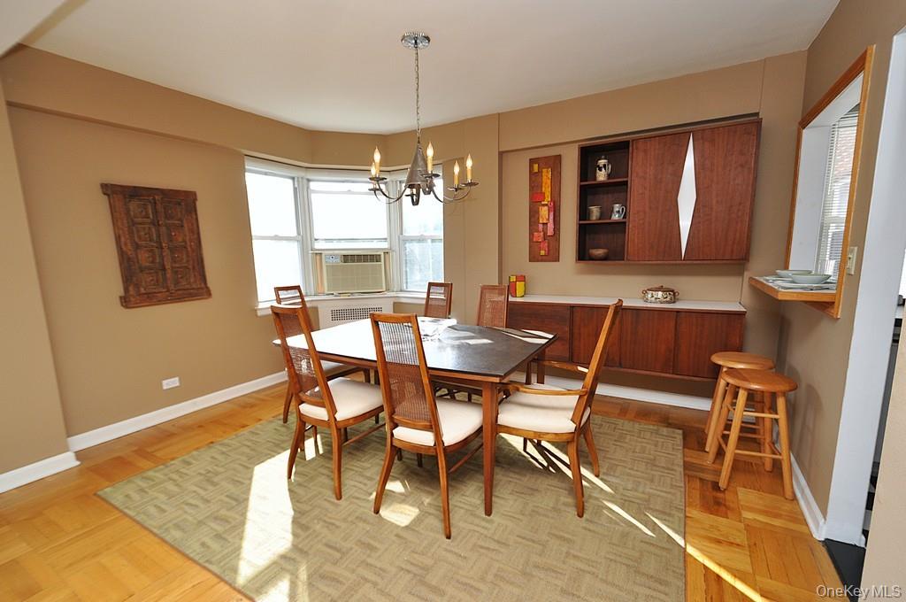 Scarsdale, New York 10583, United States, 2 Bedrooms Bedrooms, ,2 BathroomsBathrooms,Residential,Active,228089