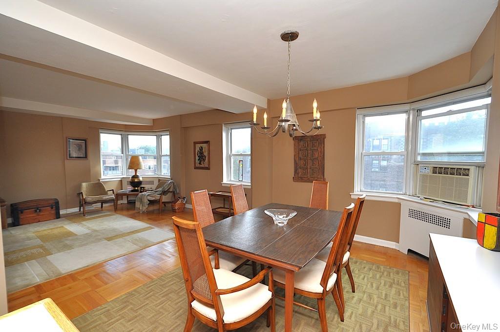 Scarsdale, New York 10583, United States, 2 Bedrooms Bedrooms, ,2 BathroomsBathrooms,Residential,Active,228089