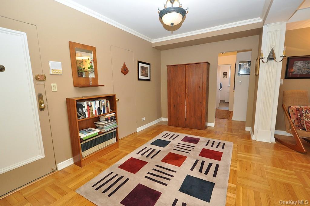 Scarsdale, New York 10583, United States, 2 Bedrooms Bedrooms, ,2 BathroomsBathrooms,Residential,Active,228089