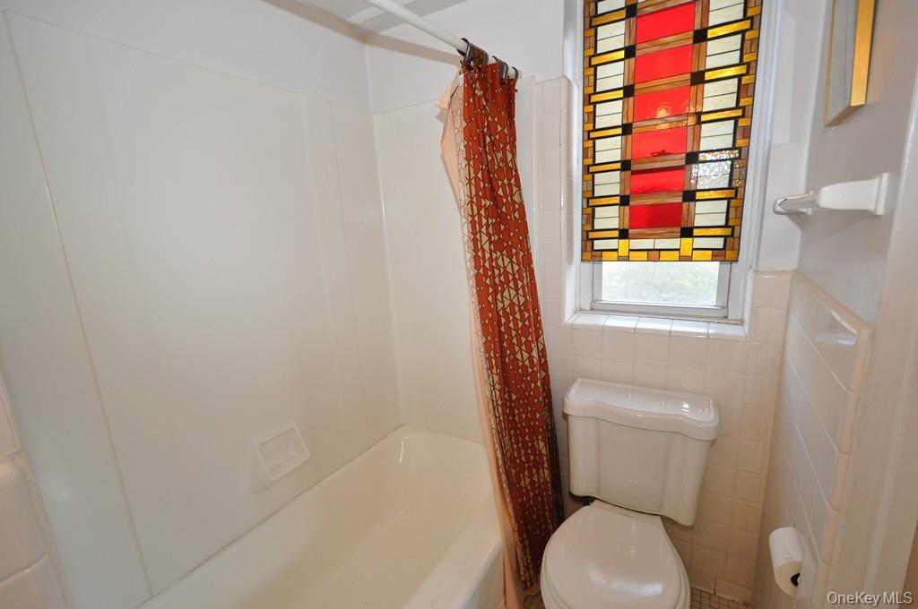 Scarsdale, New York 10583, United States, 2 Bedrooms Bedrooms, ,2 BathroomsBathrooms,Residential,Active,228089