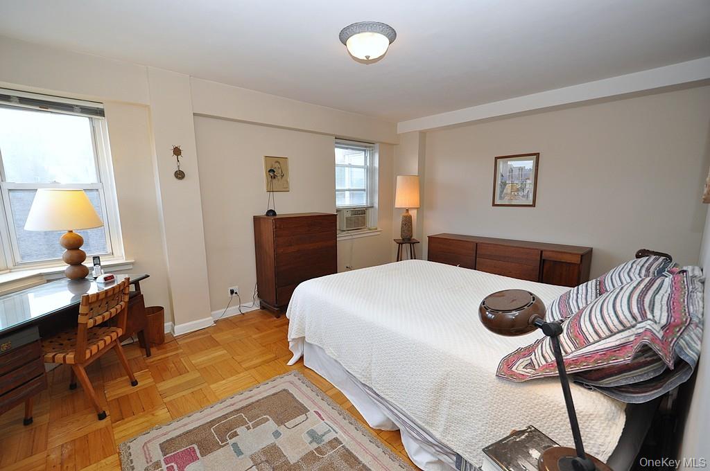 Scarsdale, New York 10583, United States, 2 Bedrooms Bedrooms, ,2 BathroomsBathrooms,Residential,Active,228089