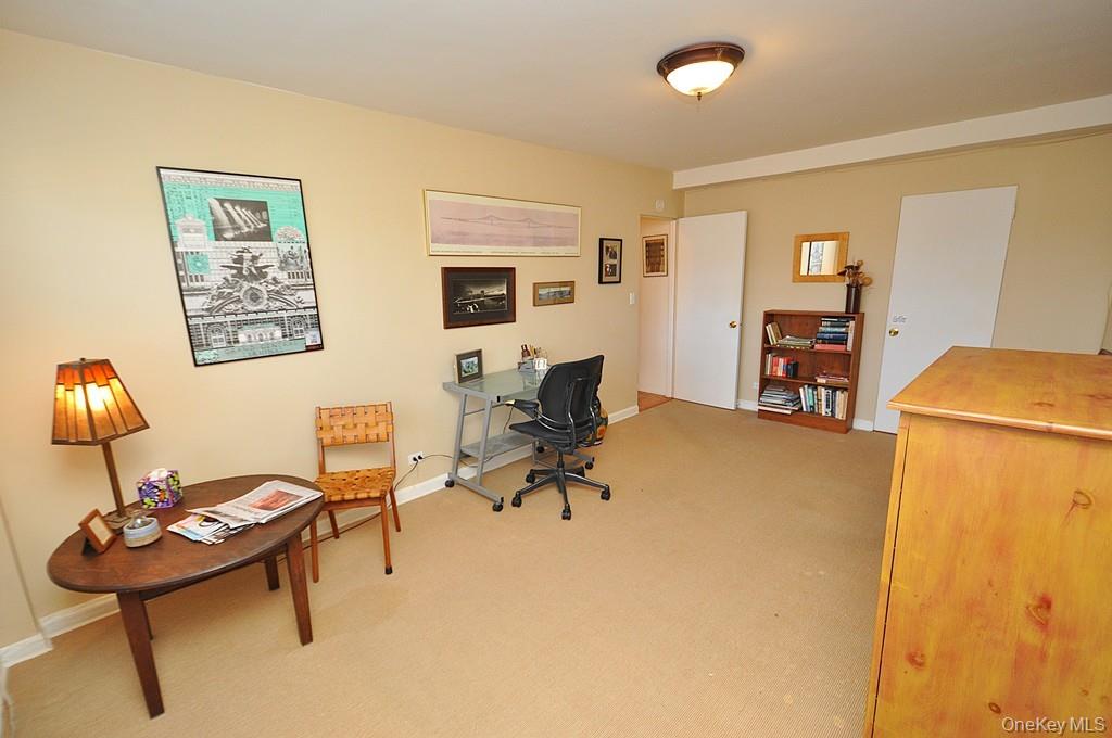 Scarsdale, New York 10583, United States, 2 Bedrooms Bedrooms, ,2 BathroomsBathrooms,Residential,Active,228089