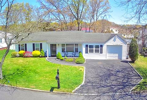 Homes For Sale - 93 Burleigh Drive<br/> Holbrook, NY 11741