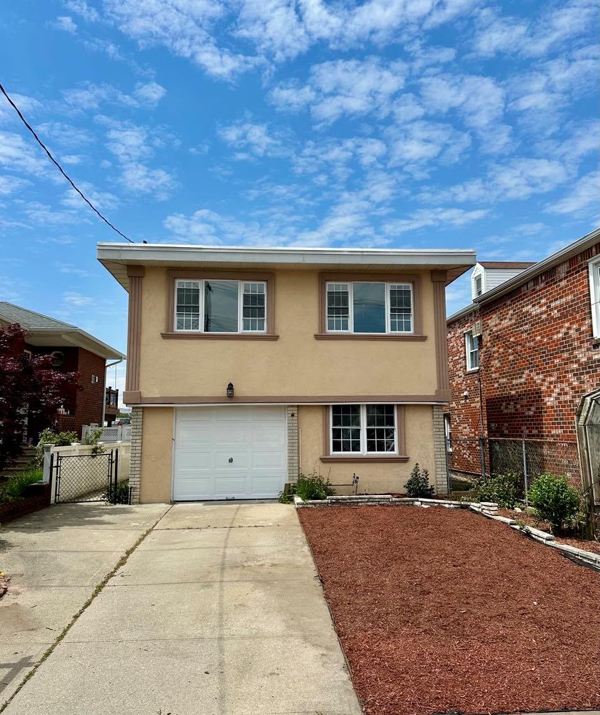 95th Street, Howard Beach, Queens, NY - 4 Bedrooms  
2 Bathrooms  
8 Rooms - 