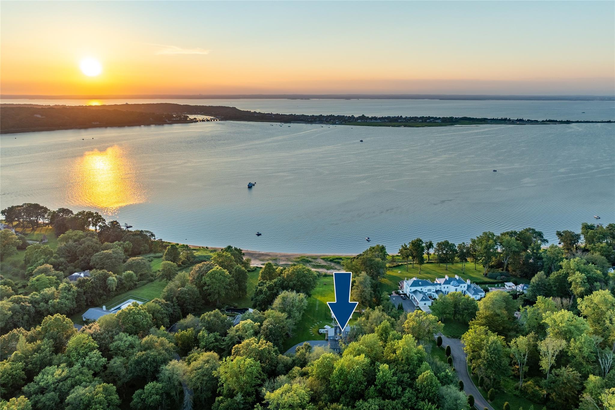 527 Centre Island Road
