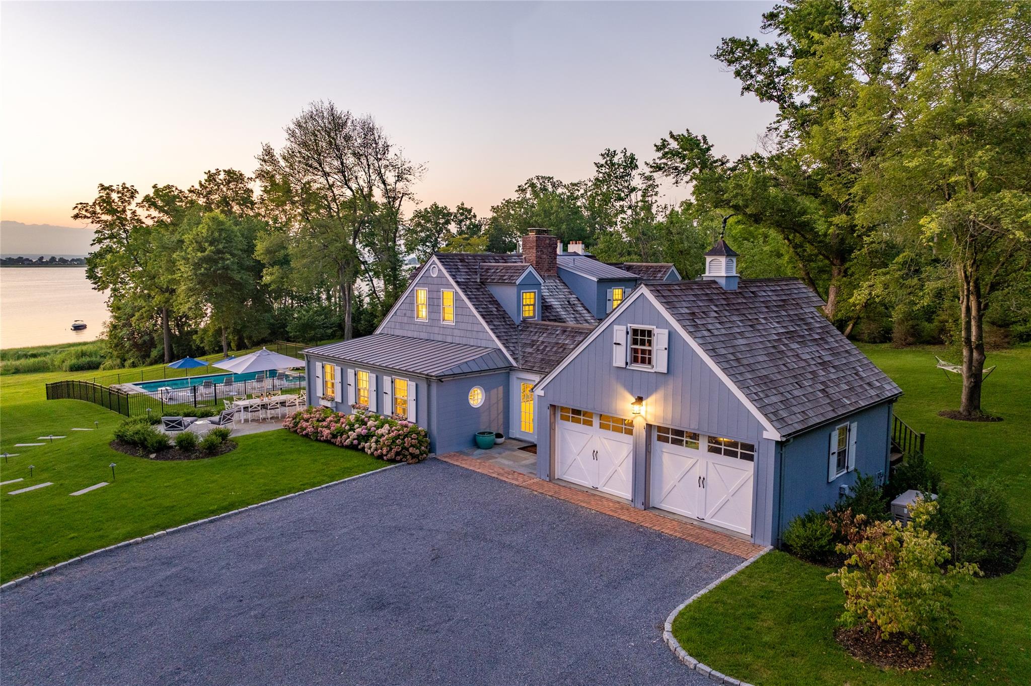 527 Centre Island Road