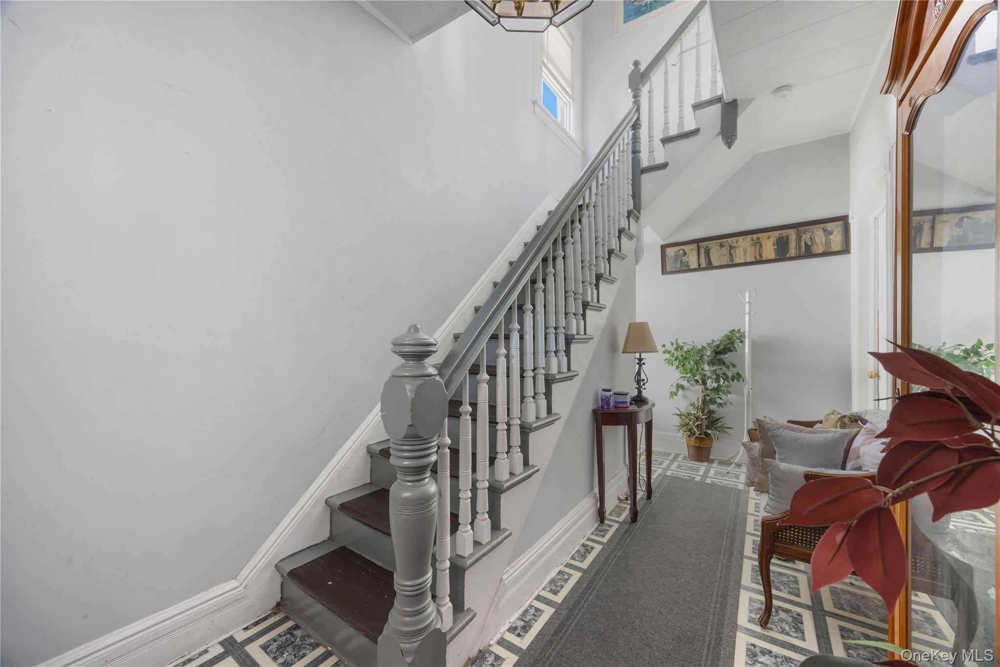 407 N Macquesten Parkway