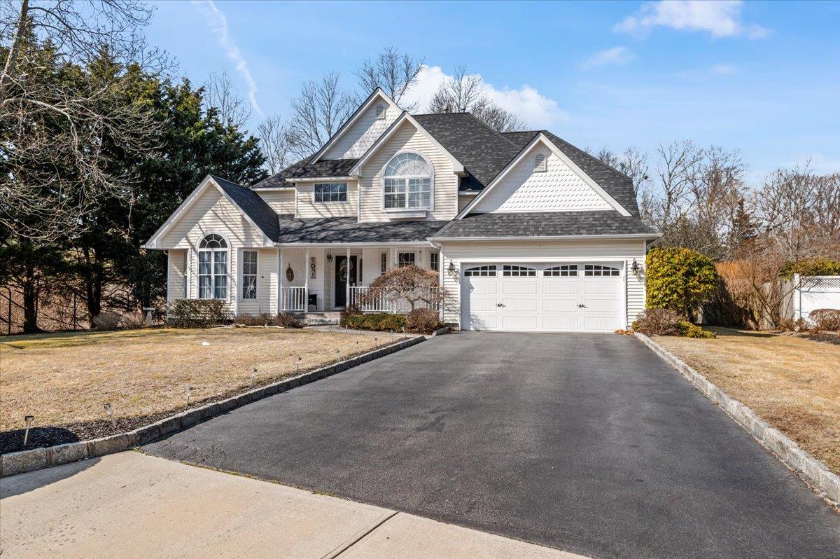 52 Paige Lane, Moriches, New York image 1
