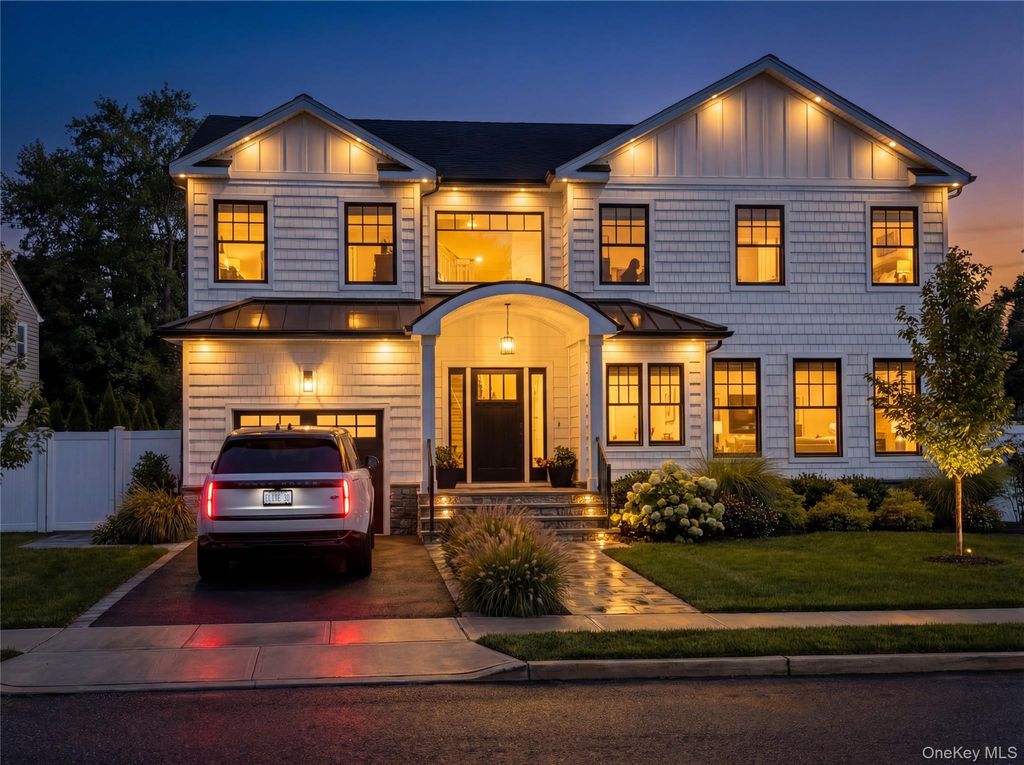 Photo of 134 Colony Lane, Syosset, NY 11791 (MLS # 978001)