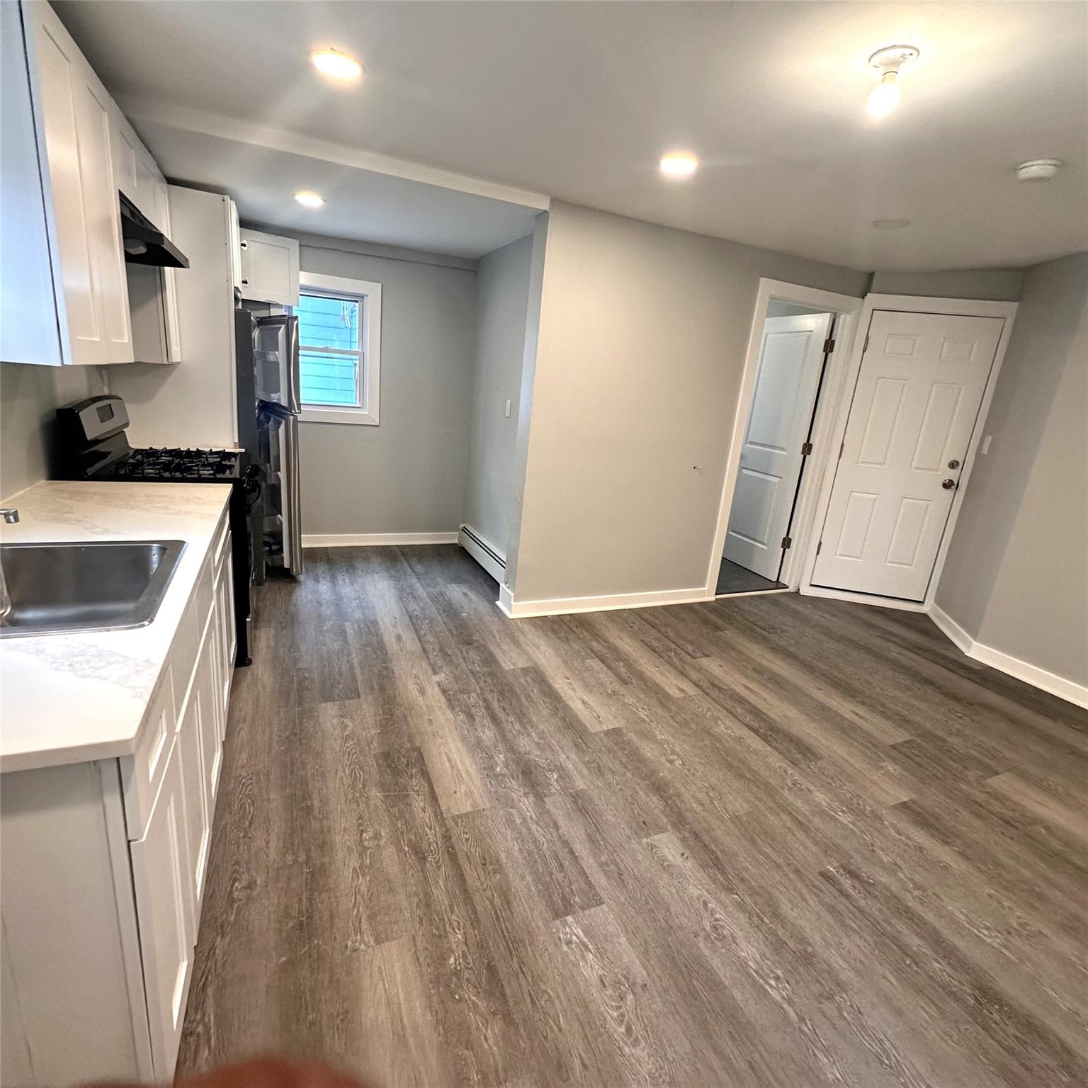 Poughkeepsie, New York 12601, United States, 2 Bedrooms Bedrooms, ,1 BathroomBathrooms,Residential,Active,138666