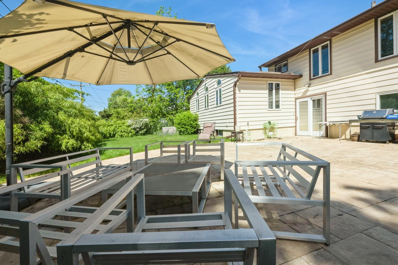 2432 Cadillac Drive, East Meadow, New York image 23