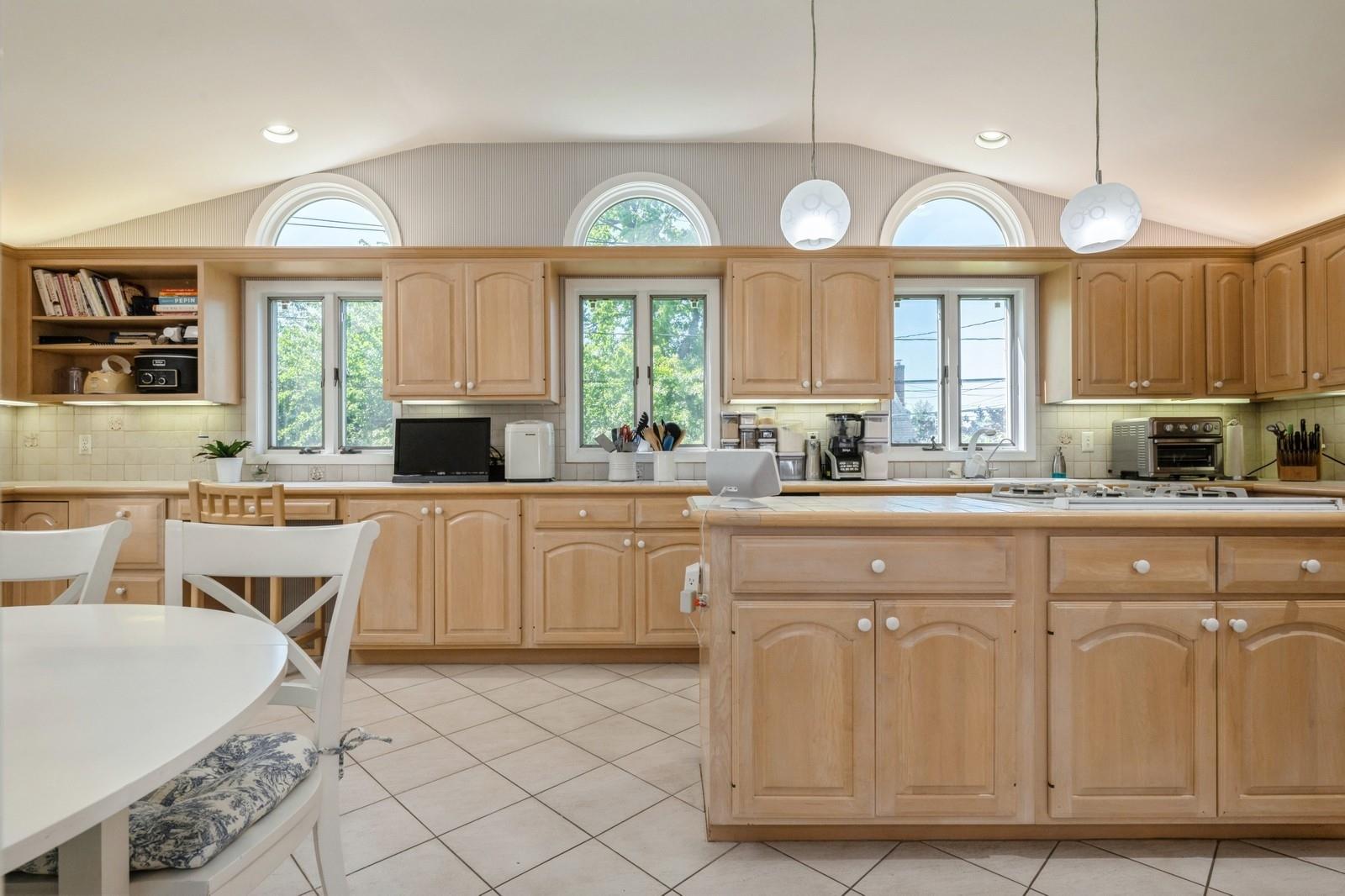 2432 Cadillac Drive, East Meadow, New York image 7