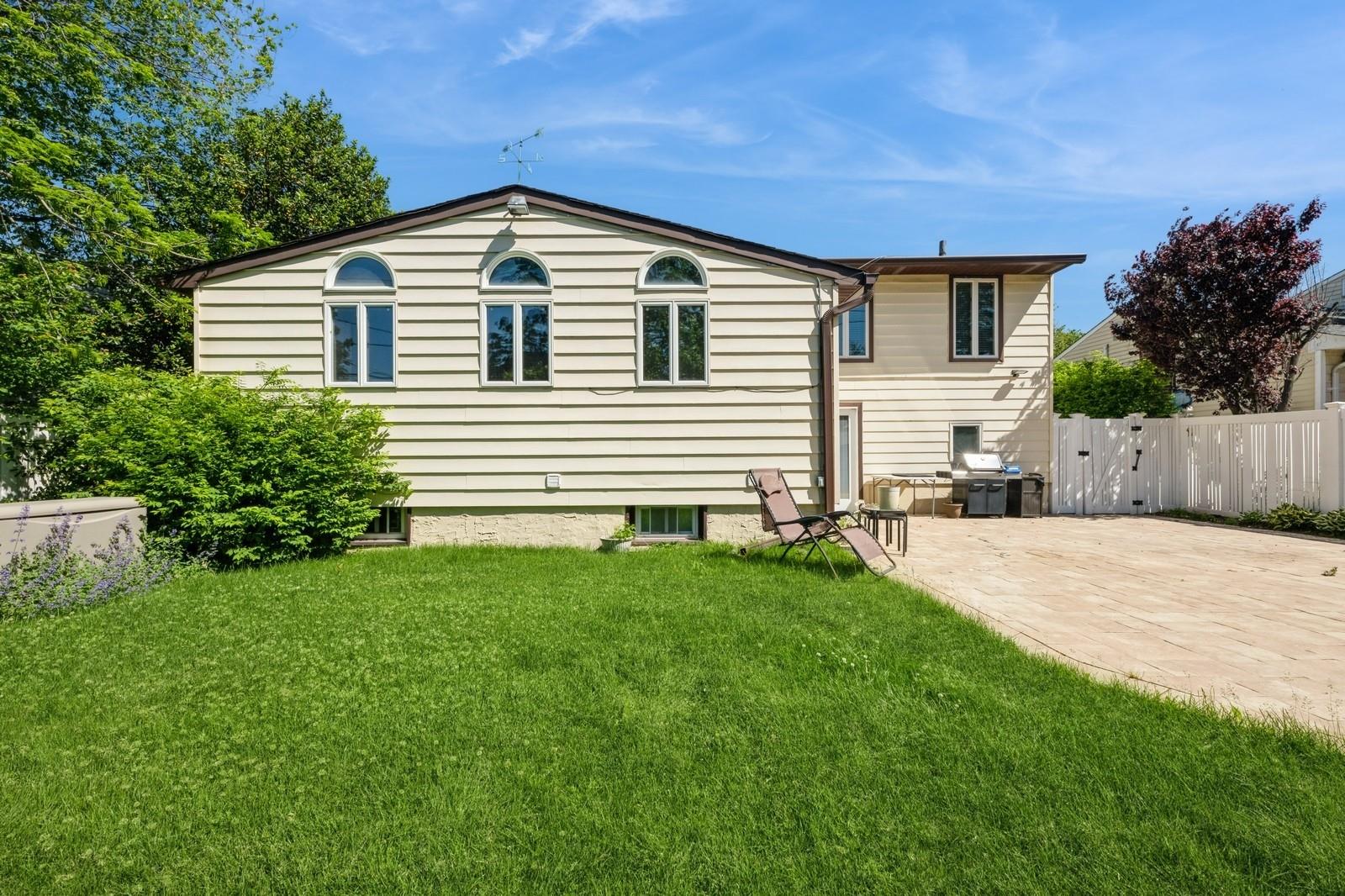 2432 Cadillac Drive, East Meadow, New York image 26