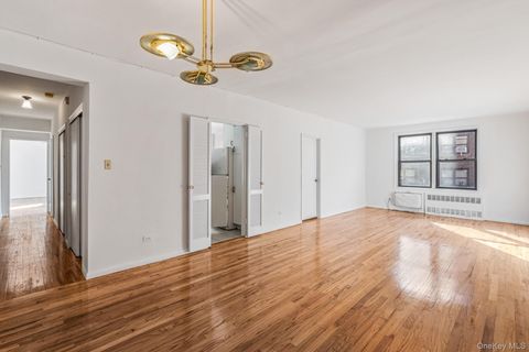Photo of 102-30 Queens Boulevard #3R, Forest Hills, NY 11375 (MLS # 938419)