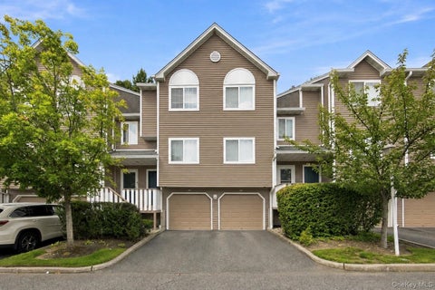 Condo For Sale - 60 Eagle Ridge Way<br/> Rockland County, Nanuet, NY 10954