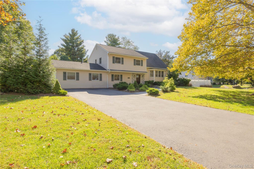 Photo of 332 Fulle Drive, Valley Cottage, NY 10989 (MLS # 1061215)