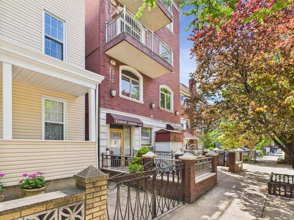 Rental Property at 38th Street 3F, Astoria, Queens, NY - Bedrooms: 1 
Bathrooms: 1 
Rooms: 3  - $2,950 MO.
