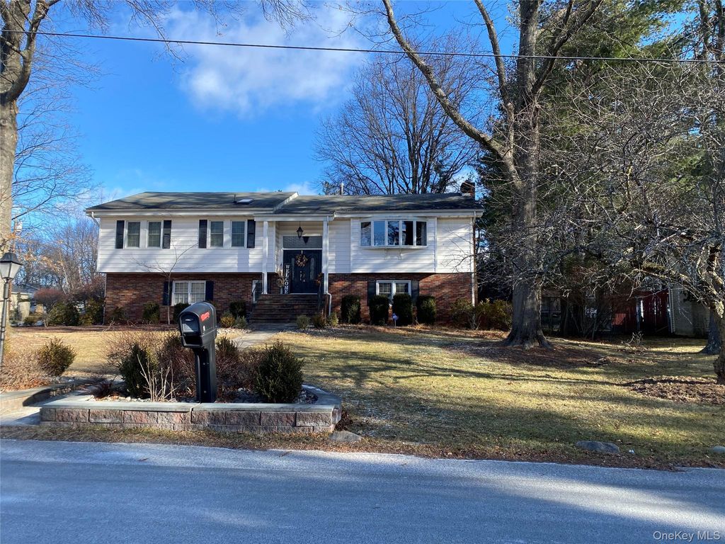 Photo of 1 Parkview Drive, Middletown, NY 10940 (MLS # 1003482)