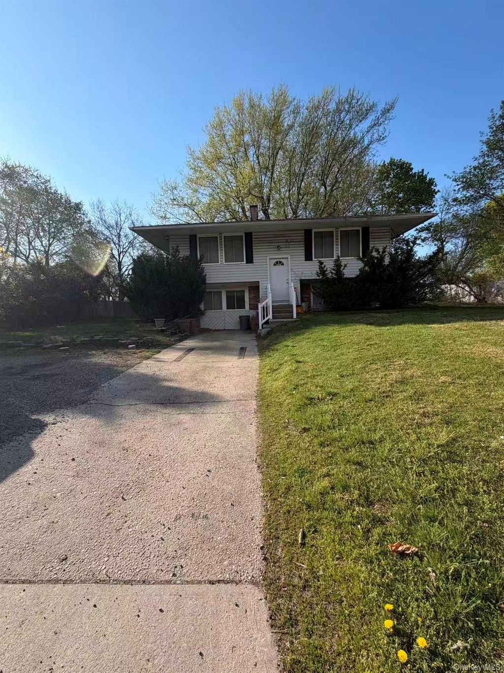 Photo of 285 Sheep Pasture Road, East Setauket, NY 11733 (MLS # 991640)