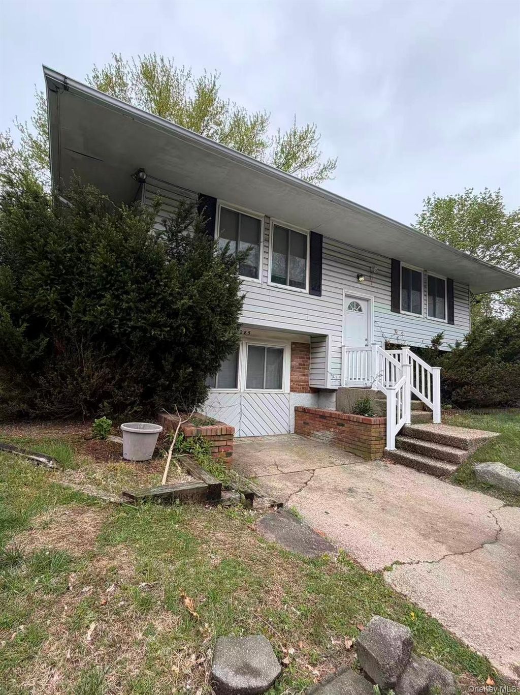 Photo of 285 Sheep Pasture Road, East Setauket, NY 11733 (MLS # 991640)