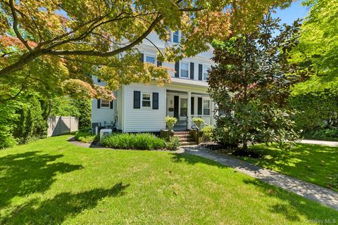 Homes For Sale - 54 W Neck Road<br/> Huntington, NY 11743