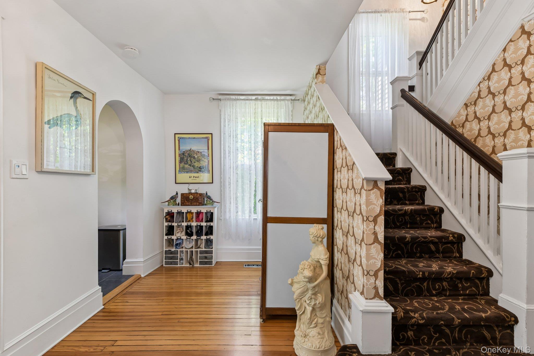 54 W Neck Road