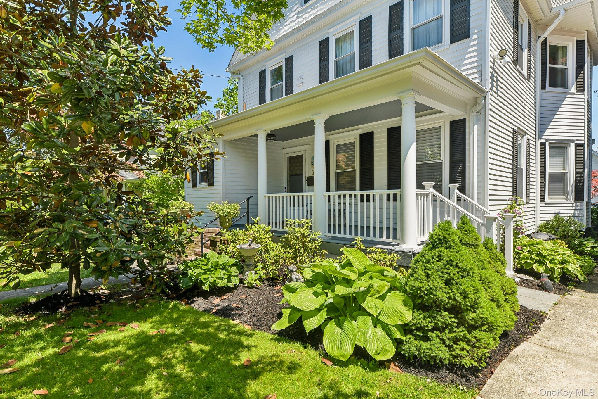 54 W Neck Road