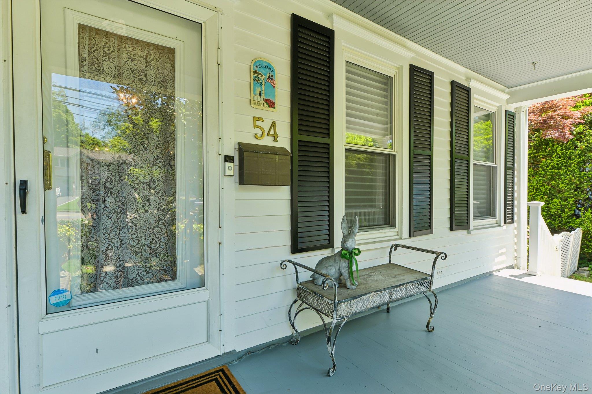 54 W Neck Road