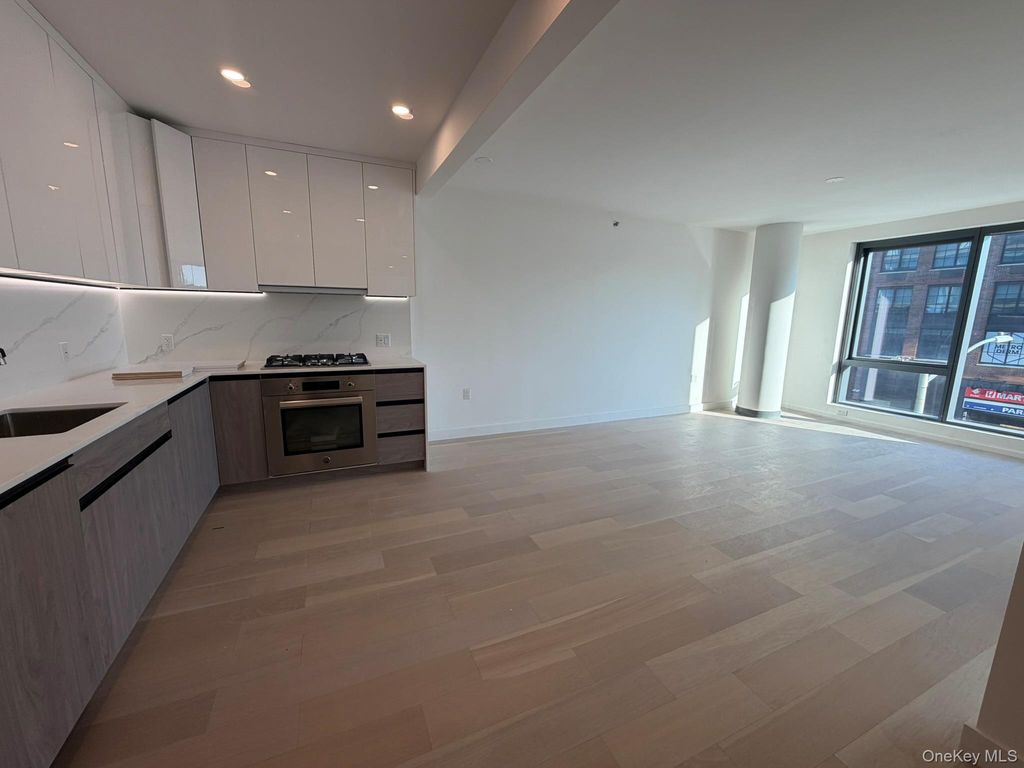 Photo of 14449 Northern Boulevard #319, Flushing, NY 11354 (MLS # 958875)