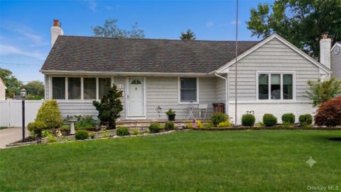 Homes For Rent - 914 Annette Drive<br/> Nassau County, Wantagh, NY 11793