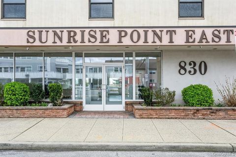 Condo For Rent - 830 Shore Road #1J<br/> Nassau County, Long Beach, NY 11561