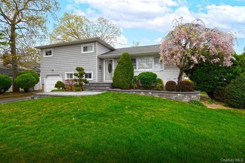 104 Charles Street Massapequa NY 11758