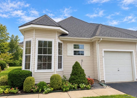 Condo For Sale - 120 Scenic Lake Drive<br/> Riverhead, NY 11901