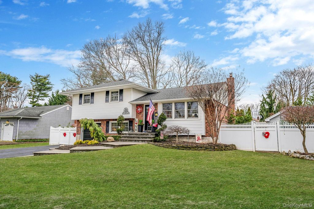 Photo of 68 Elder Drive, Commack, NY 11725 (MLS # 949482)