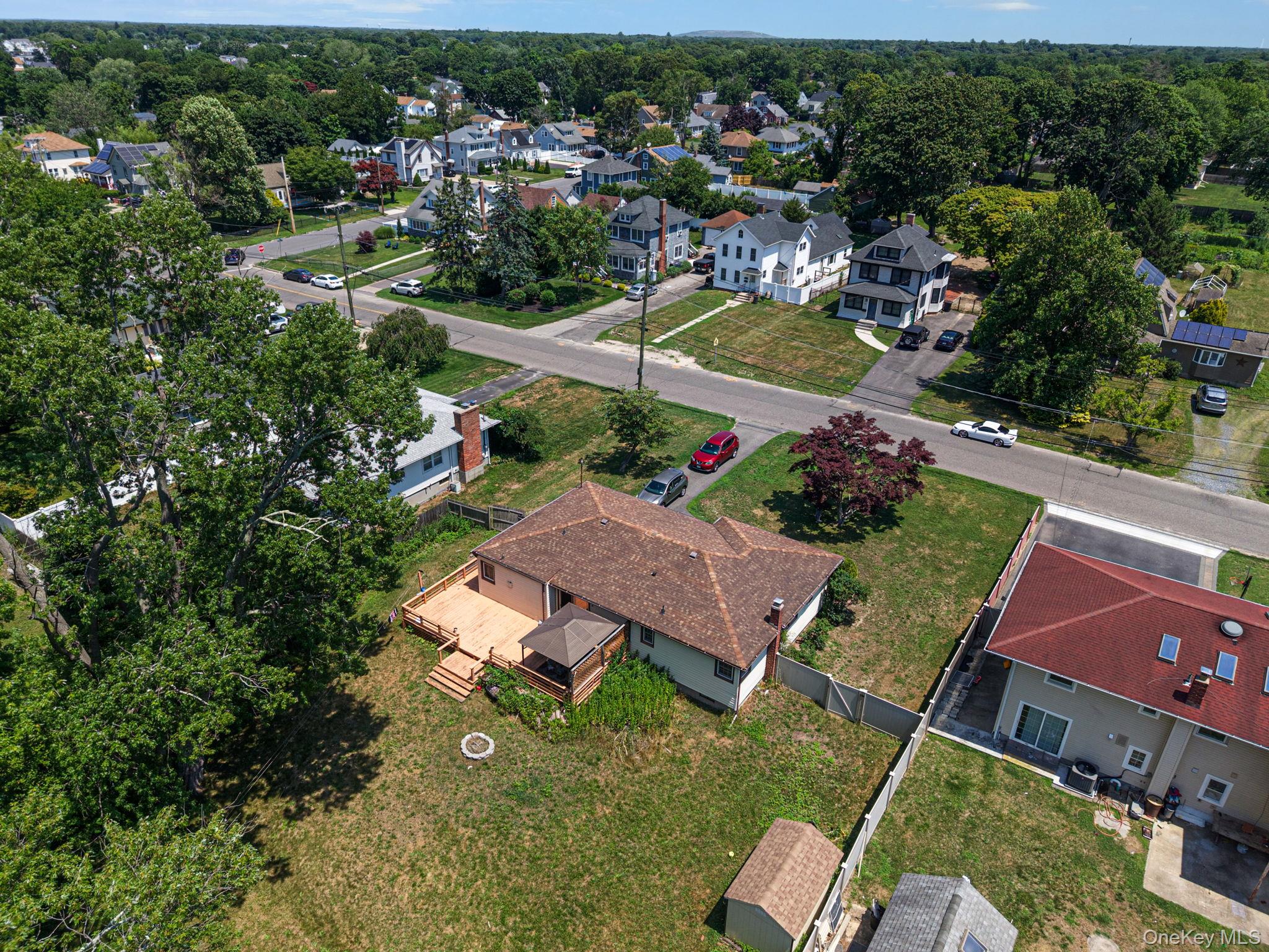 190 Bay Avenue - Photo 3