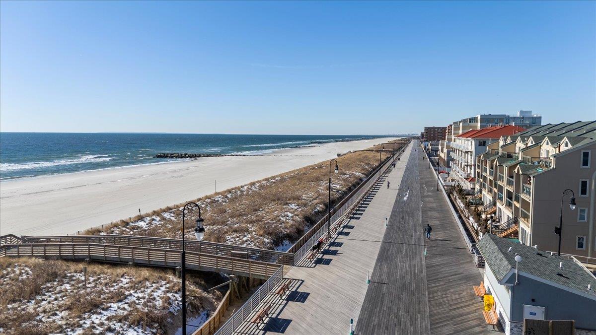 Long Beach, New York 11561, United States, 3 Bedrooms Bedrooms, ,4 BathroomsBathrooms,Residential,Active,12313