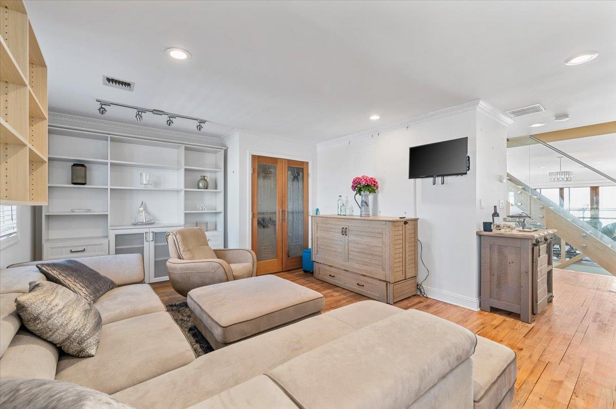 Long Beach, New York 11561, United States, 3 Bedrooms Bedrooms, ,4 BathroomsBathrooms,Residential,Active,12313