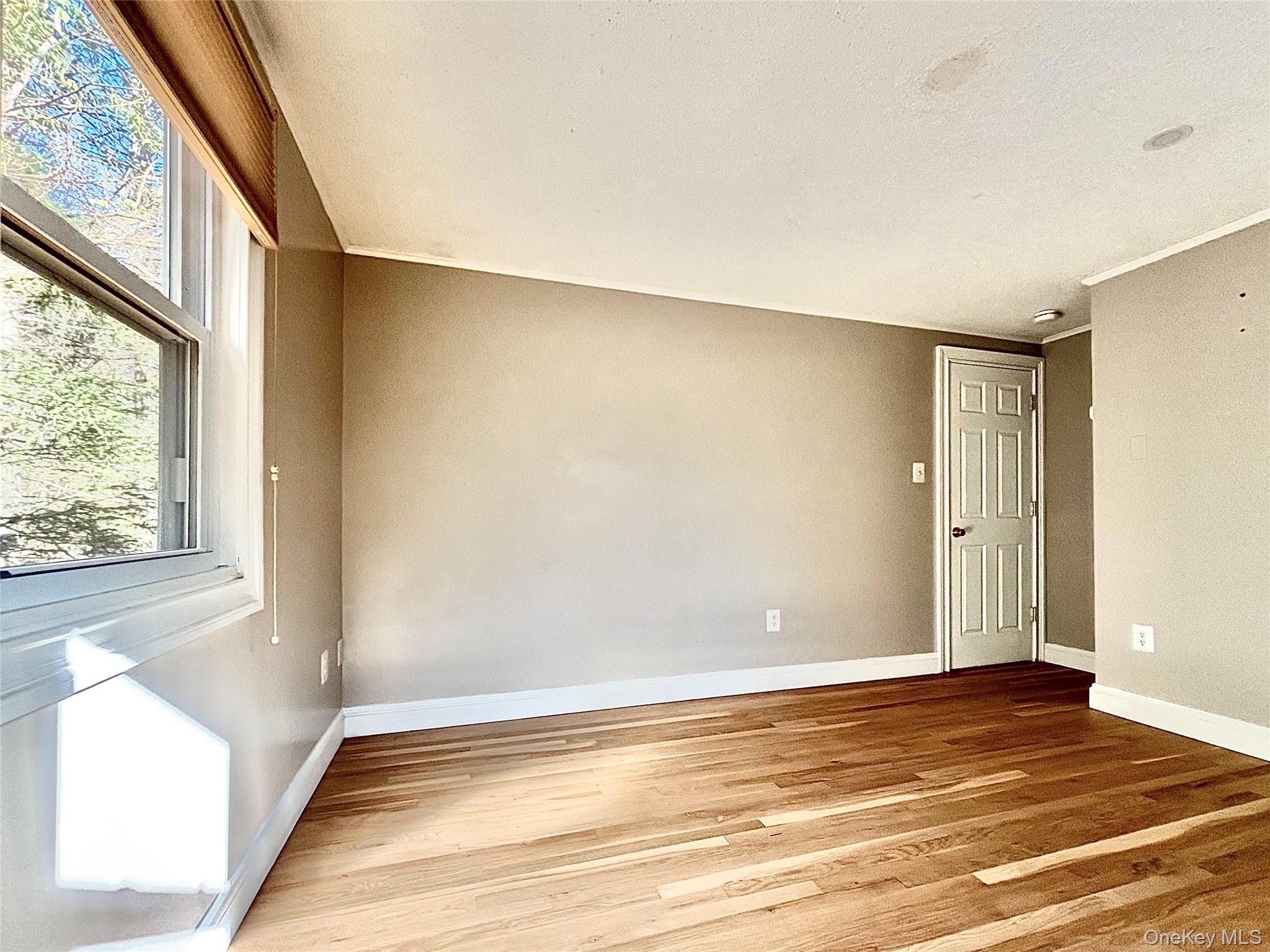 Rhinebeck, New York 12572, United States, 3 Bedrooms Bedrooms, ,2 BathroomsBathrooms,Residential,Active,242982