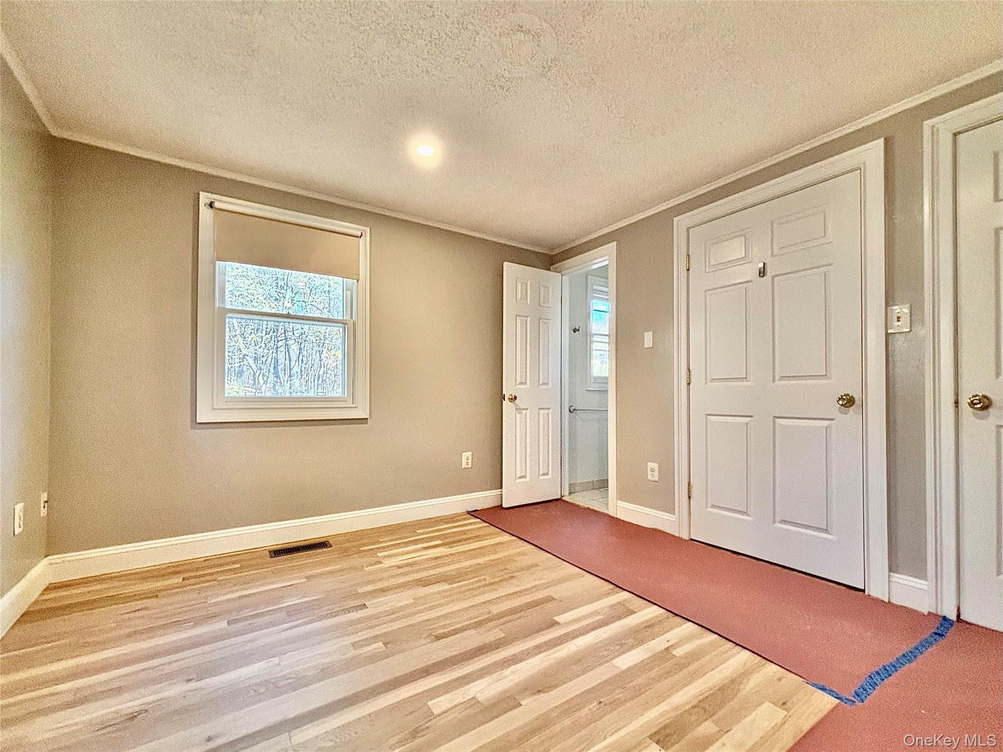 Rhinebeck, New York 12572, United States, 3 Bedrooms Bedrooms, ,2 BathroomsBathrooms,Residential,Active,242982