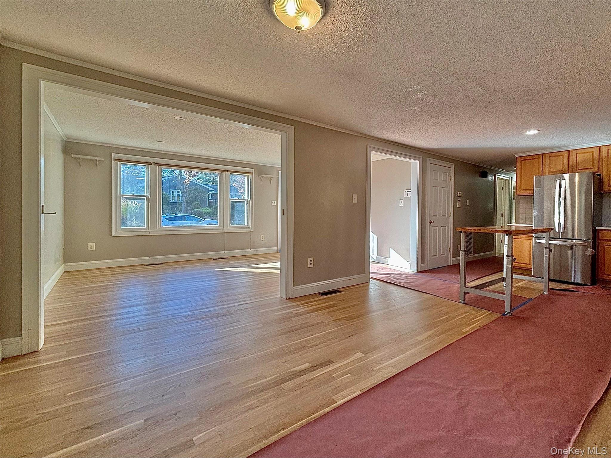 Rhinebeck, New York 12572, United States, 3 Bedrooms Bedrooms, ,2 BathroomsBathrooms,Residential,Active,242982