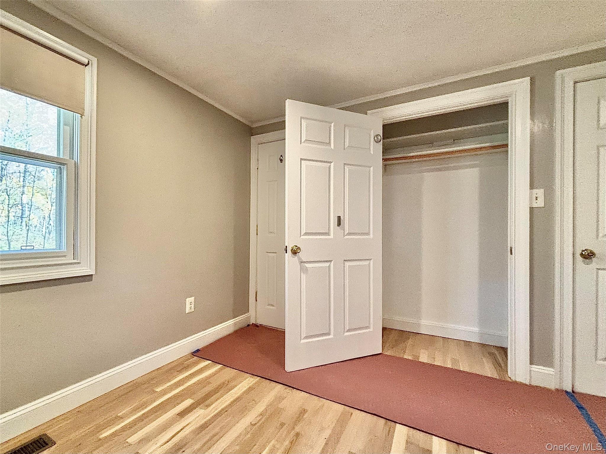 Rhinebeck, New York 12572, United States, 3 Bedrooms Bedrooms, ,2 BathroomsBathrooms,Residential,Active,242982