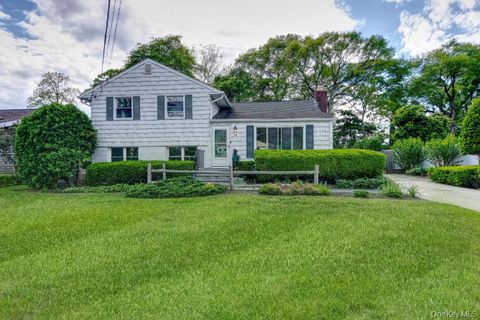 Homes For Sale - 714 Tanglewood Road<br/> Suffolk County, West Islip, NY 11795