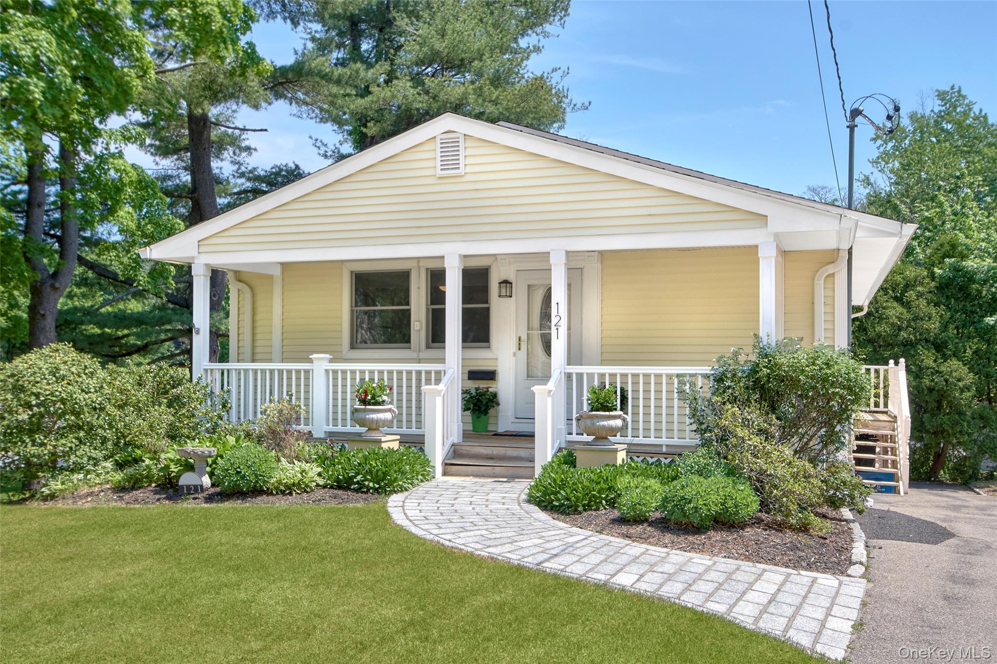 121 Parkview Place