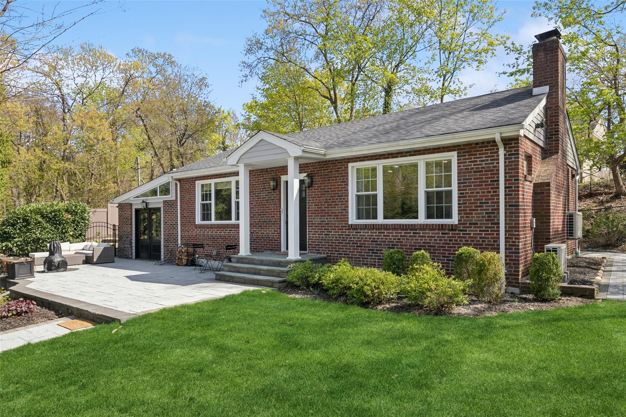 109 Centerport Road, Centerport, New York image 2
