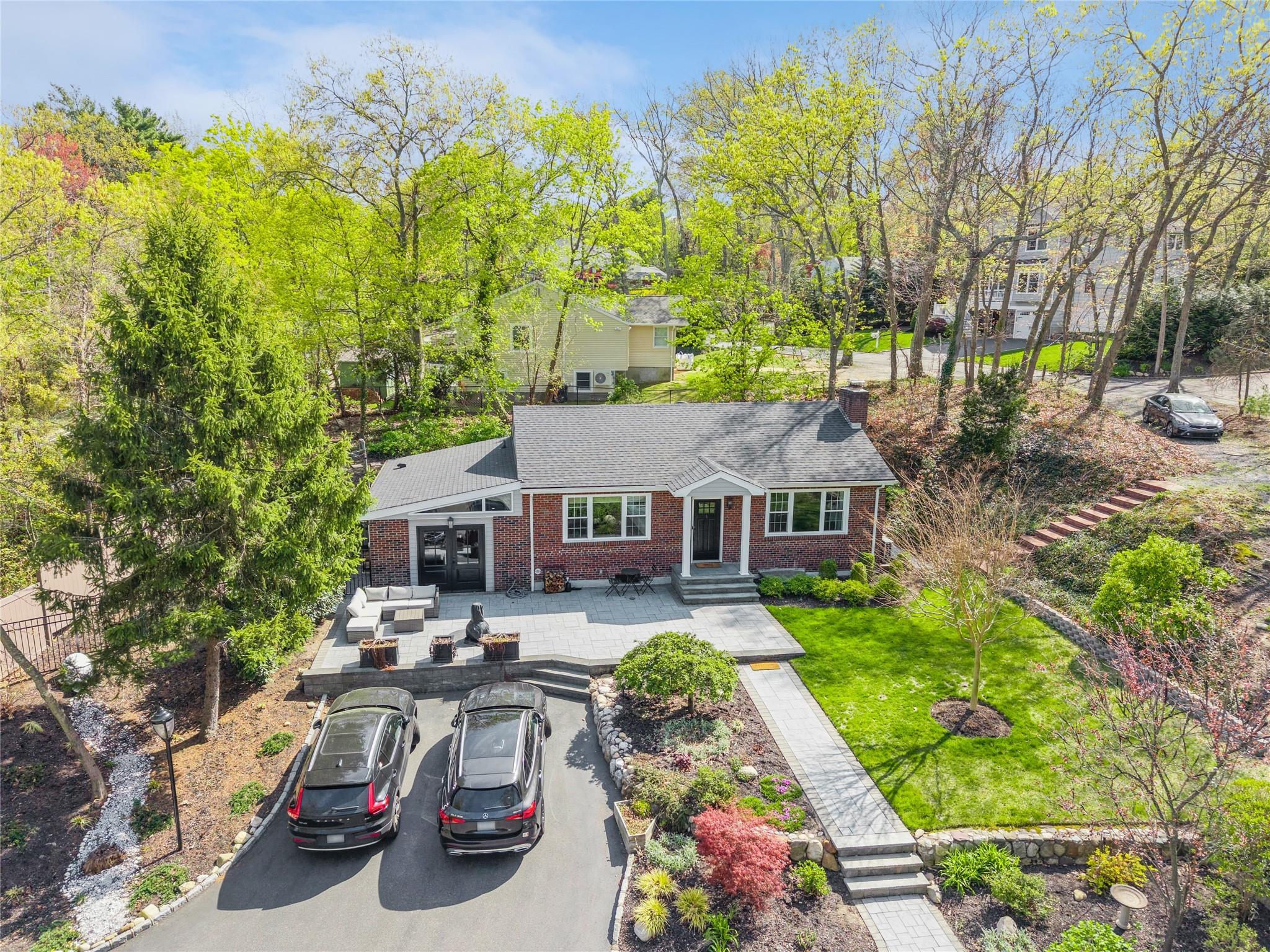 109 Centerport Road, Centerport, New York image 5