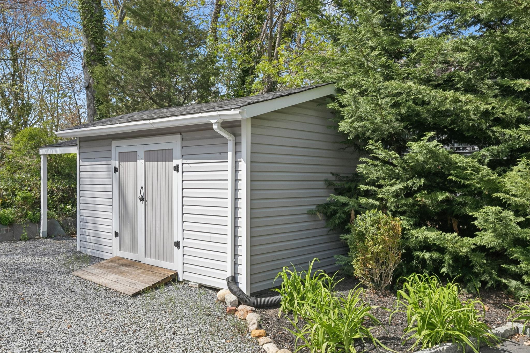 109 Centerport Road, Centerport, New York image 37