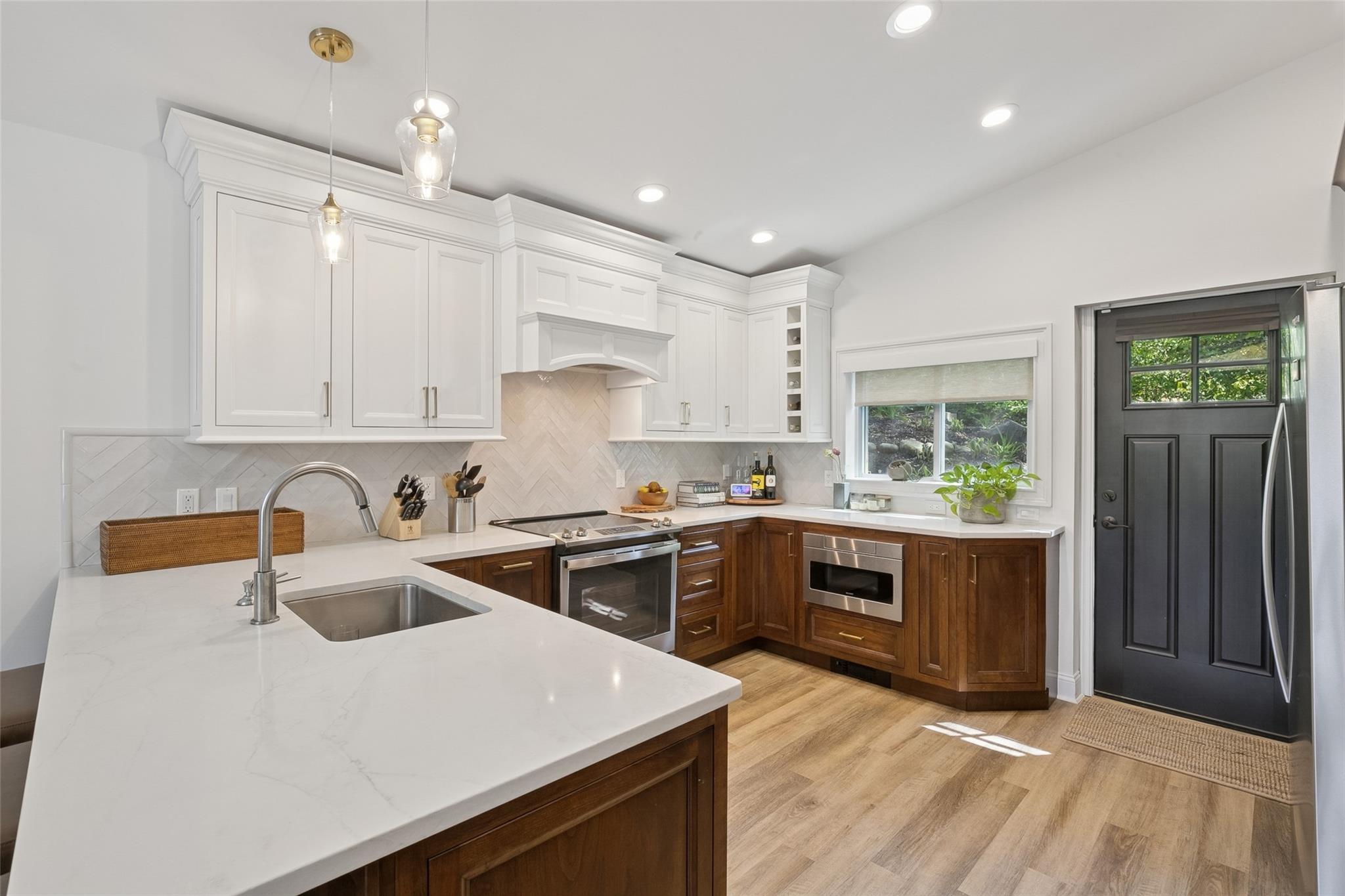 109 Centerport Road, Centerport, New York image 15